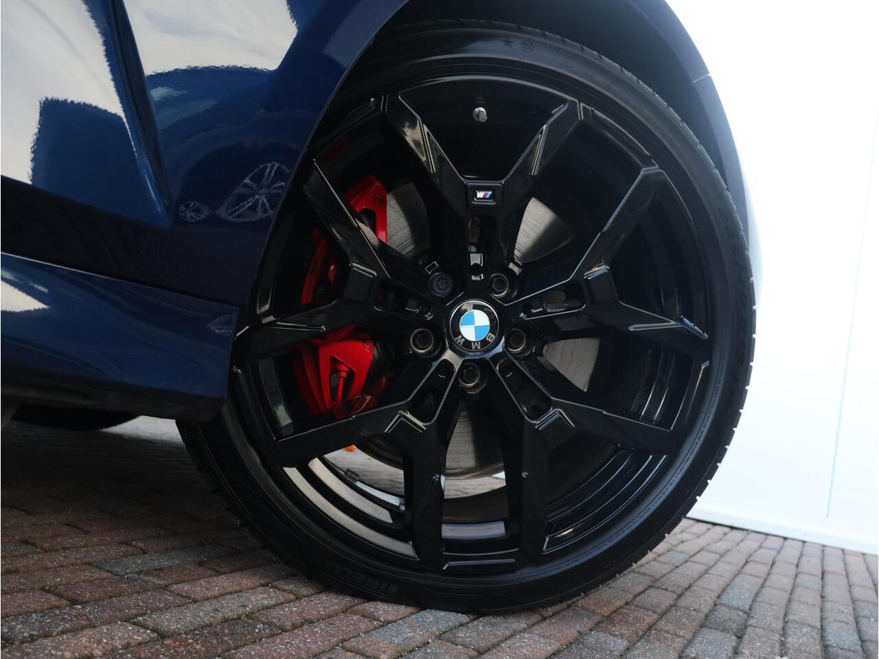 BMW 3-SERIE 330e M Sportpakket Pro/ Verwarmd Stuurwiel/ Comfort Access/ Harman-Kardon/ M Sportstoelen/ Active Cruise Control/ Elektrische Achterklep