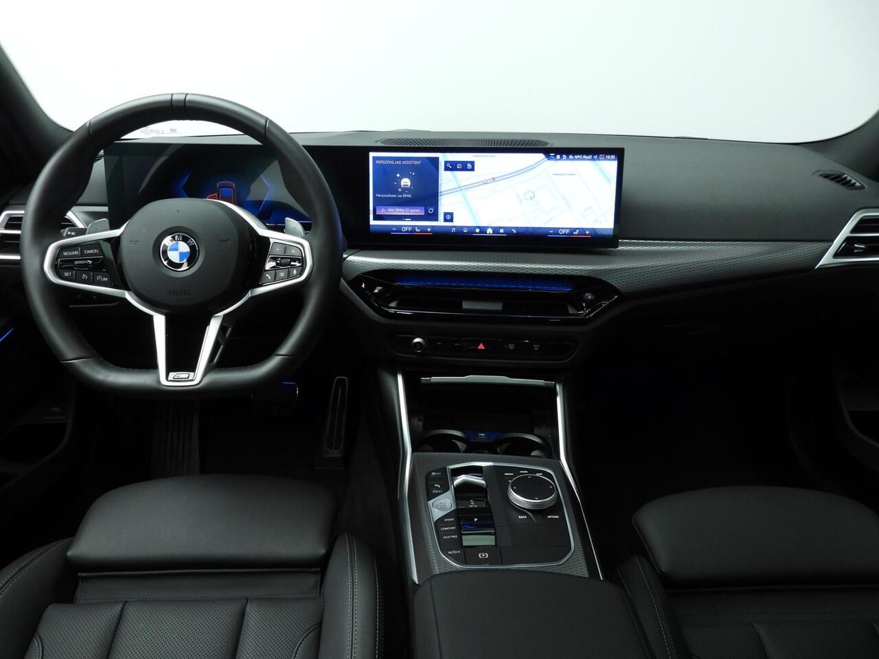 BMW 3-SERIE Touring 318i | M-Sportpakket | LED | Navigatoe | Schuifdak | Trekhaak | Stoelverwarming | DAB | Alu 18 inch