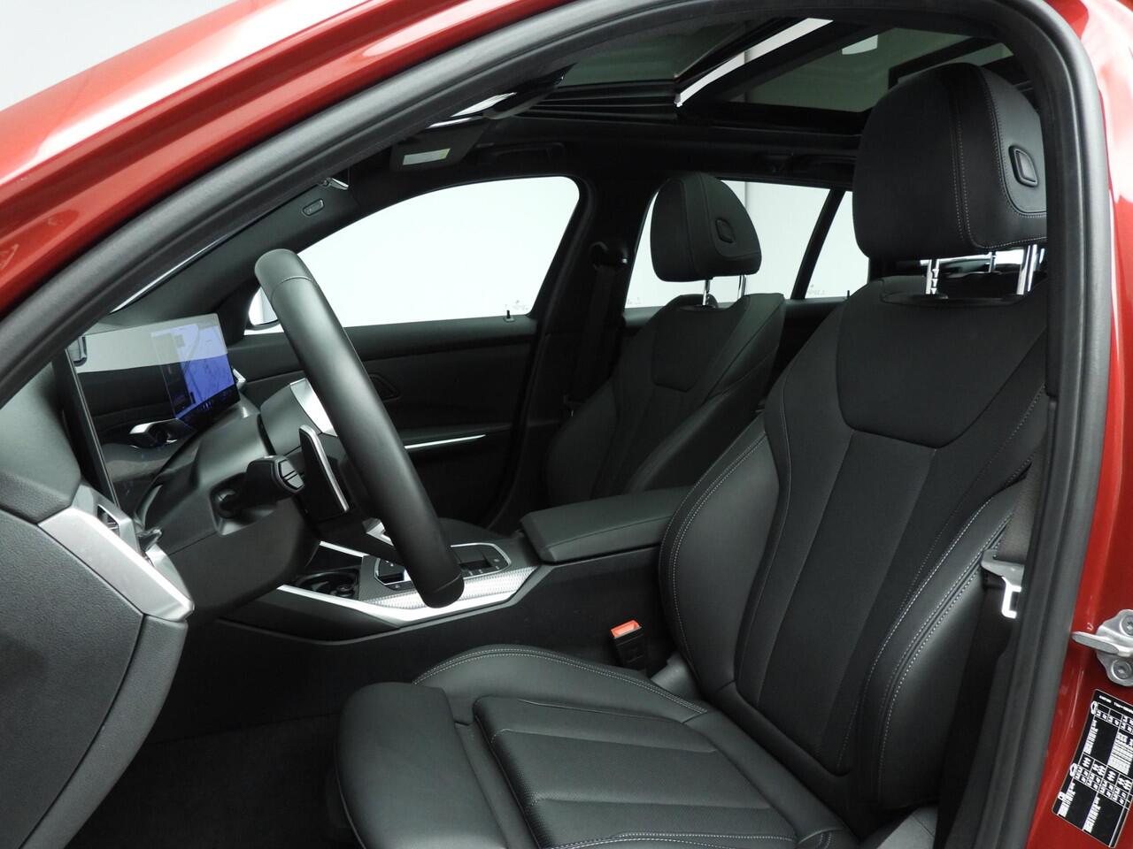 BMW 3-SERIE Touring 318i | M-Sportpakket | LED | Navigatoe | Schuifdak | Trekhaak | Stoelverwarming | DAB | Alu 18 inch