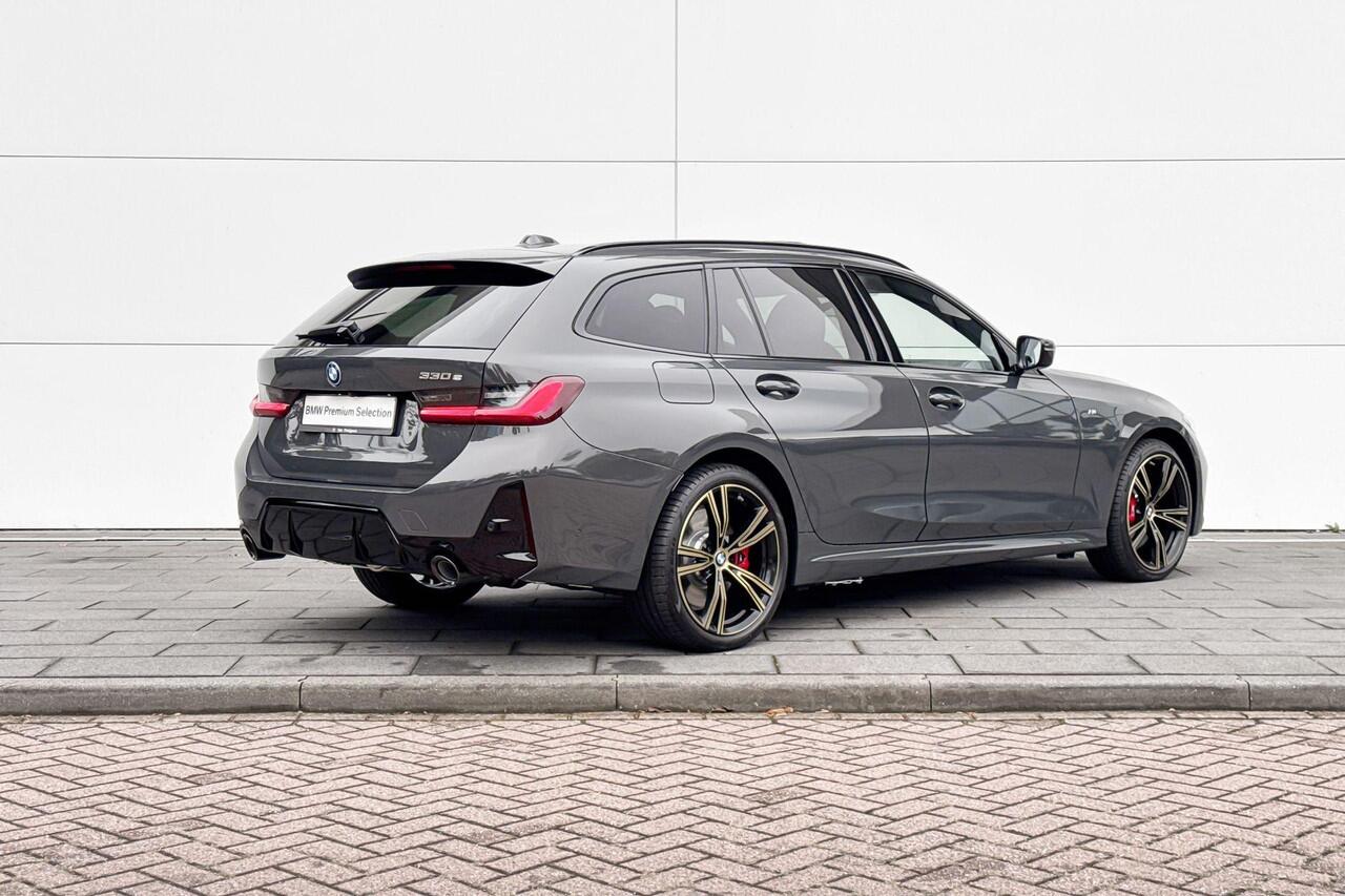 BMW 3-SERIE Touring 330e