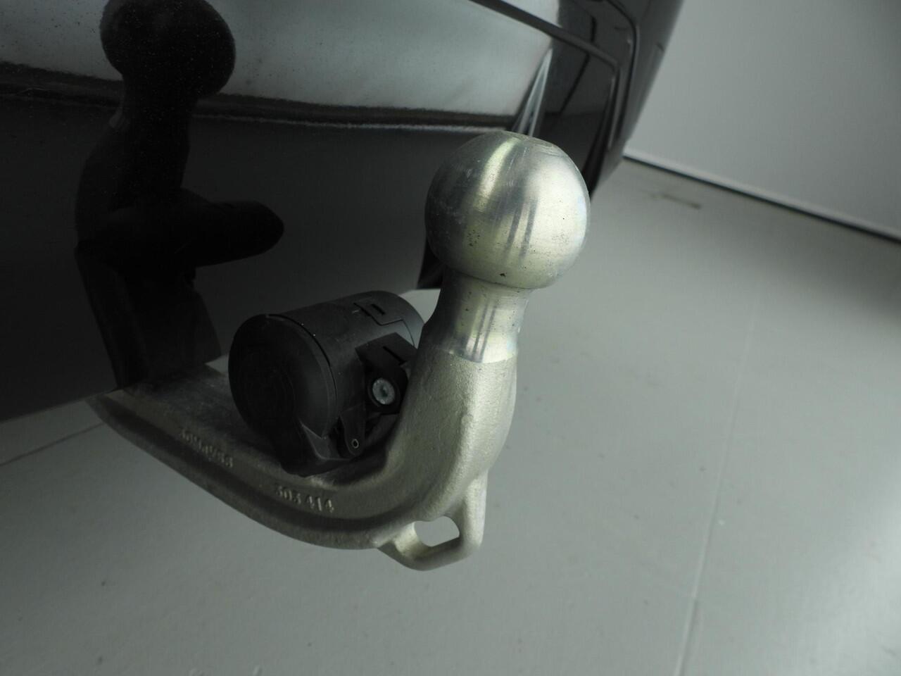 BMW 3-SERIE Touring 320i | M-Sportpakket | LED | Leder | Navigatie | Schuifdak | Trekhaak | Stoelverwarming | DAB | Alu 19 inch