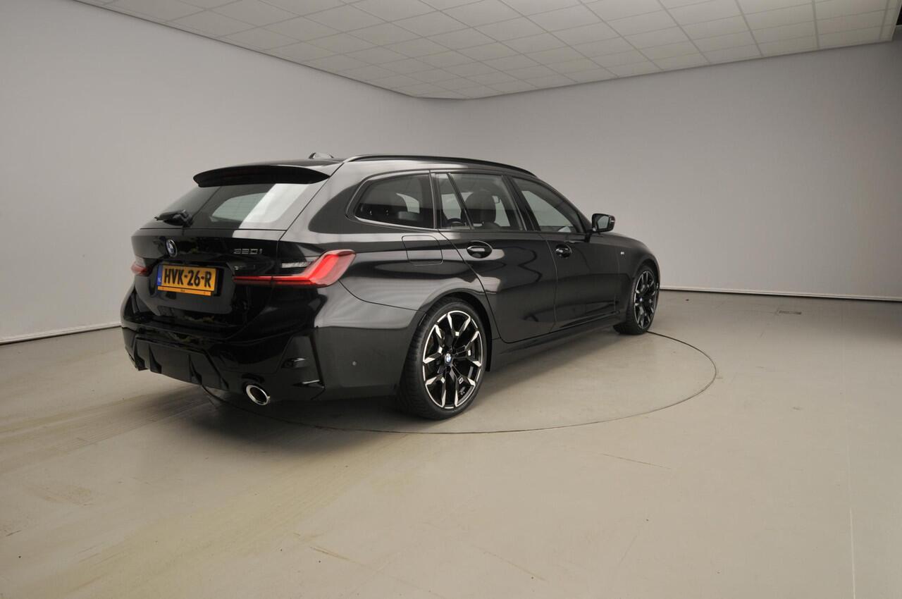 BMW 3-SERIE Touring 320i | M-Sportpakket | LED | Leder | Navigatie | Schuifdak | Trekhaak | Stoelverwarming | DAB | Alu 19 inch