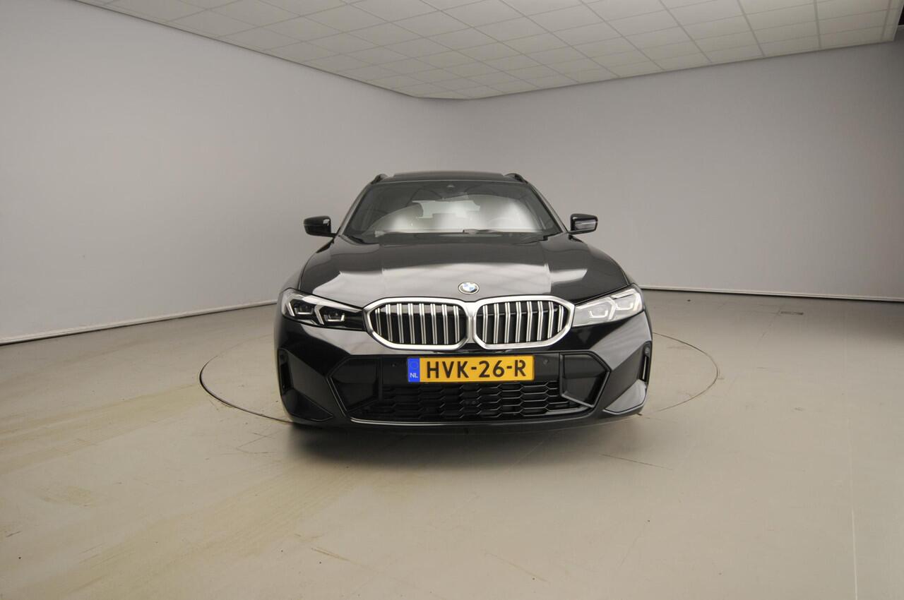 BMW 3-SERIE Touring 320i | M-Sportpakket | LED | Leder | Navigatie | Schuifdak | Trekhaak | Stoelverwarming | DAB | Alu 19 inch