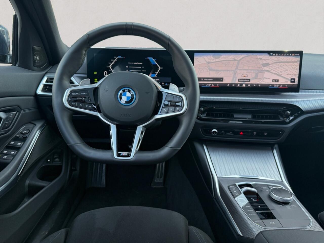 BMW 3-SERIE 330e | M-Sport | pano innovation | elektrische trekhaak | head-up