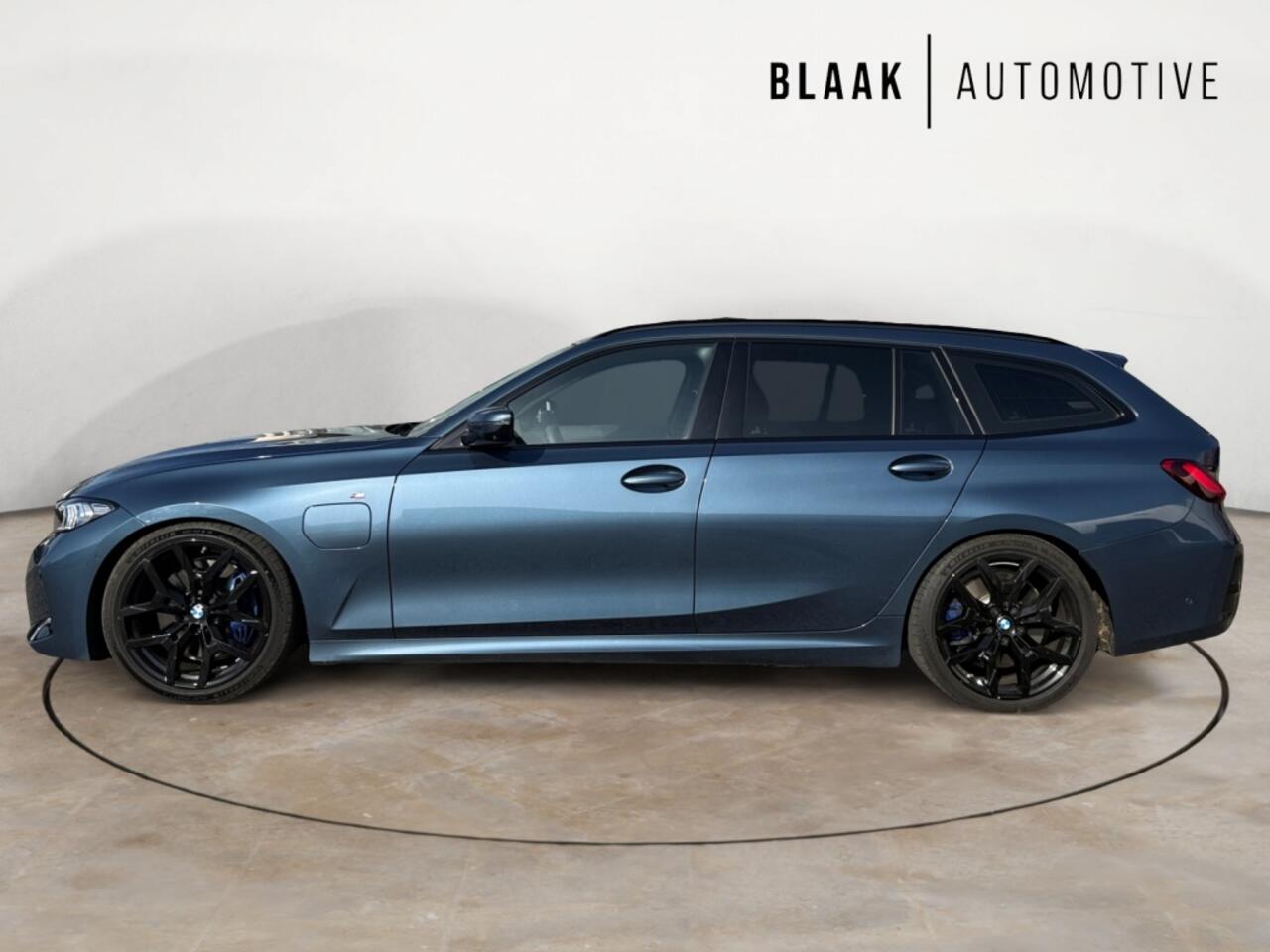 BMW 3-SERIE 330e | M-Sport | pano innovation | elektrische trekhaak | head-up