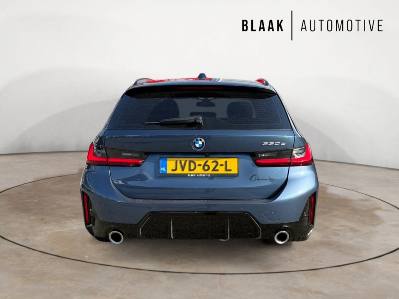 BMW 3-SERIE 330e | M-Sport | pano innovation | elektrische trekhaak | head-up