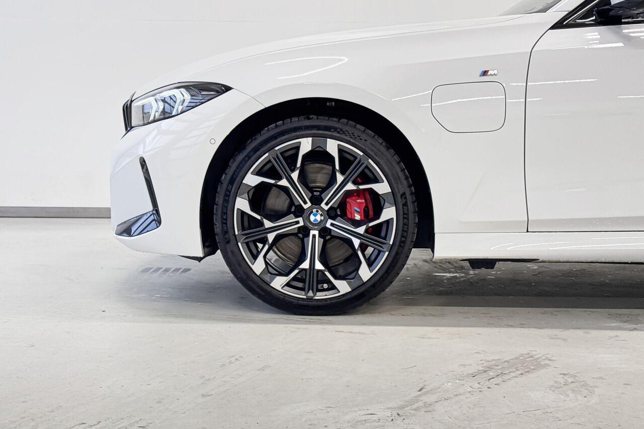 BMW 3-SERIE Touring 330e Innovation Pack M Sportpakket Pro Aut.