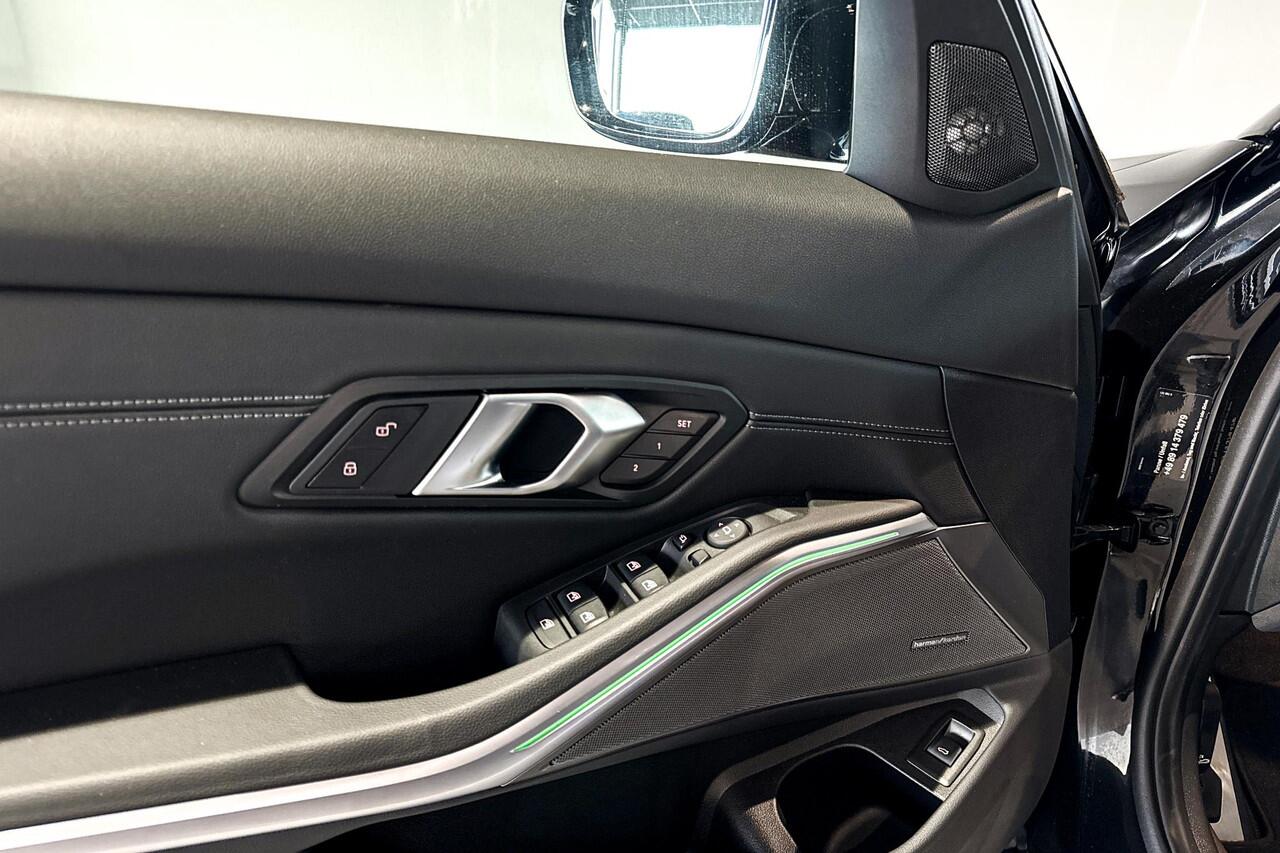 BMW 3-SERIE Sedan M340i xDrive | Glazen Schuif-/kanteldak | Stoelverwarming | Harman Kardon |