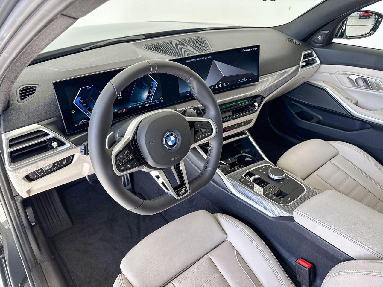 BMW 3-SERIE Touring 330e xDrive M Sportpakket Pro Aut. - Beschikbaar vanaf: April 2026