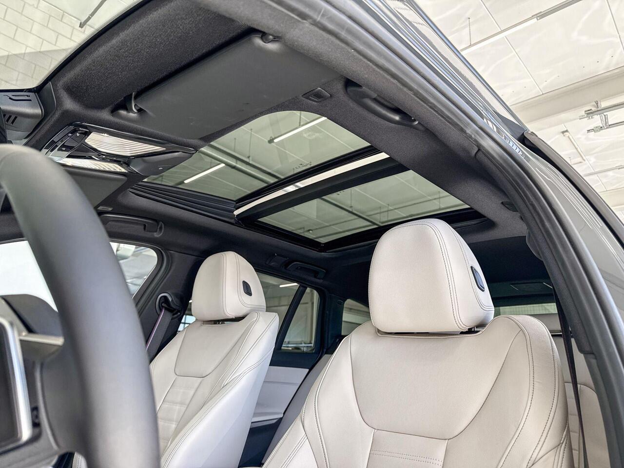 BMW 3-SERIE Touring 330e xDrive M Sportpakket Pro Aut. - Beschikbaar vanaf: April 2026