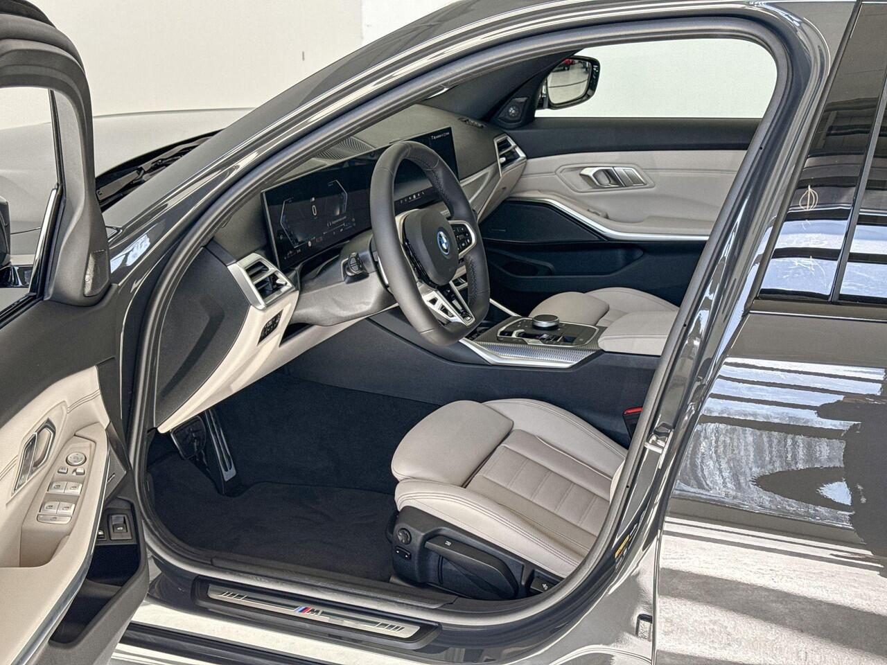 BMW 3-SERIE Touring 330e xDrive M Sportpakket Pro Aut. - Beschikbaar vanaf: April 2026