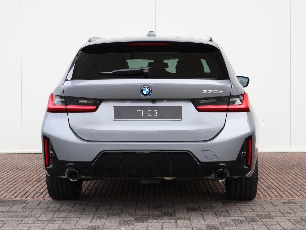 BMW 3-SERIE Touring 330e M Sport Package Pro | Innovation Pack | Comfort Pack