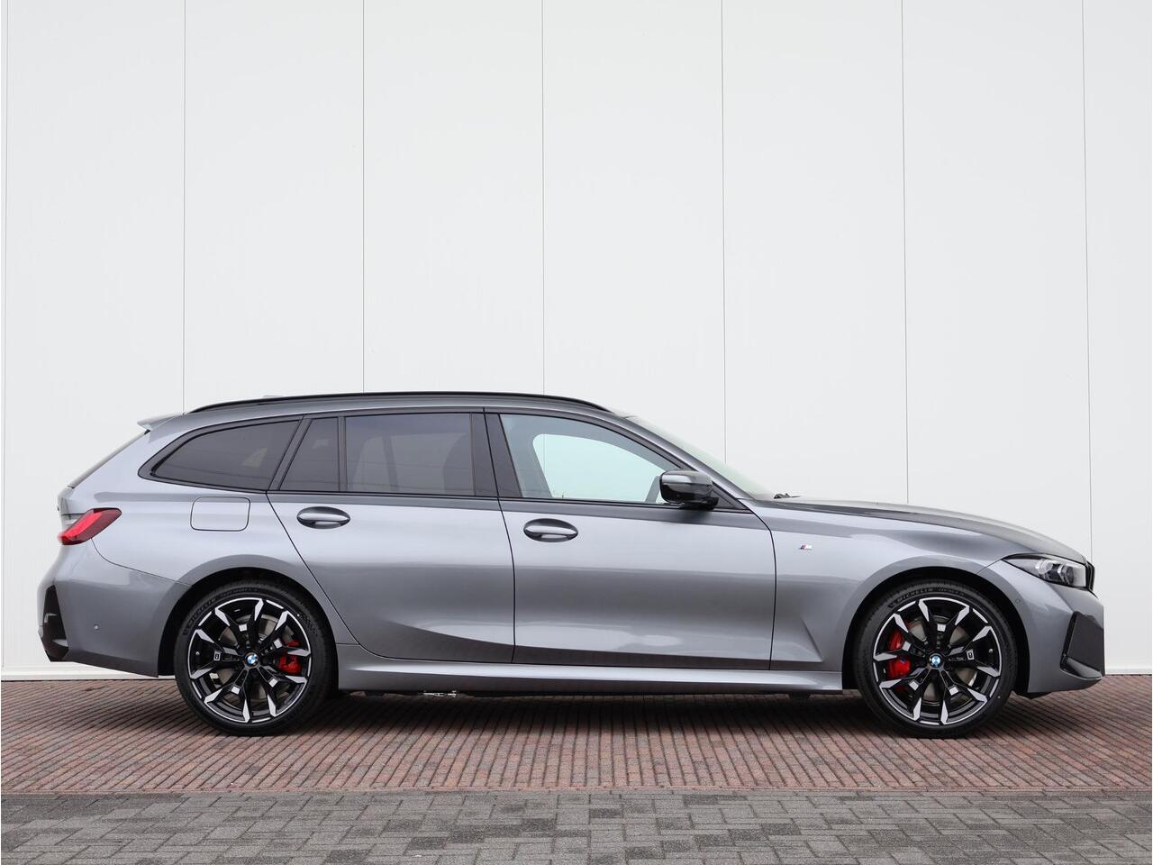 BMW 3-SERIE Touring 330e M Sport Package Pro | Innovation Pack | Comfort Pack