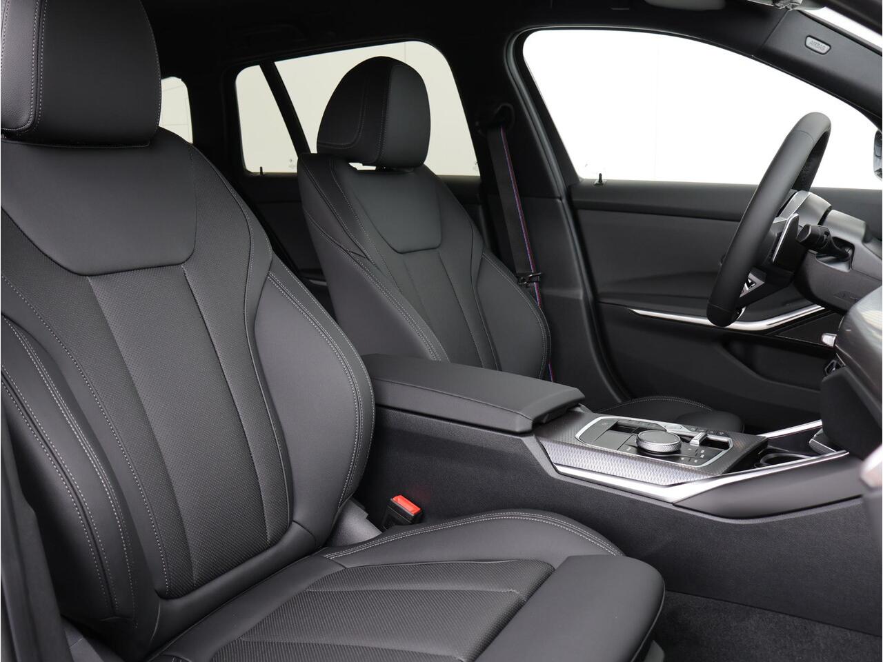 BMW 3-SERIE Touring 330e M Sport Package Pro | Innovation Pack | Comfort Pack