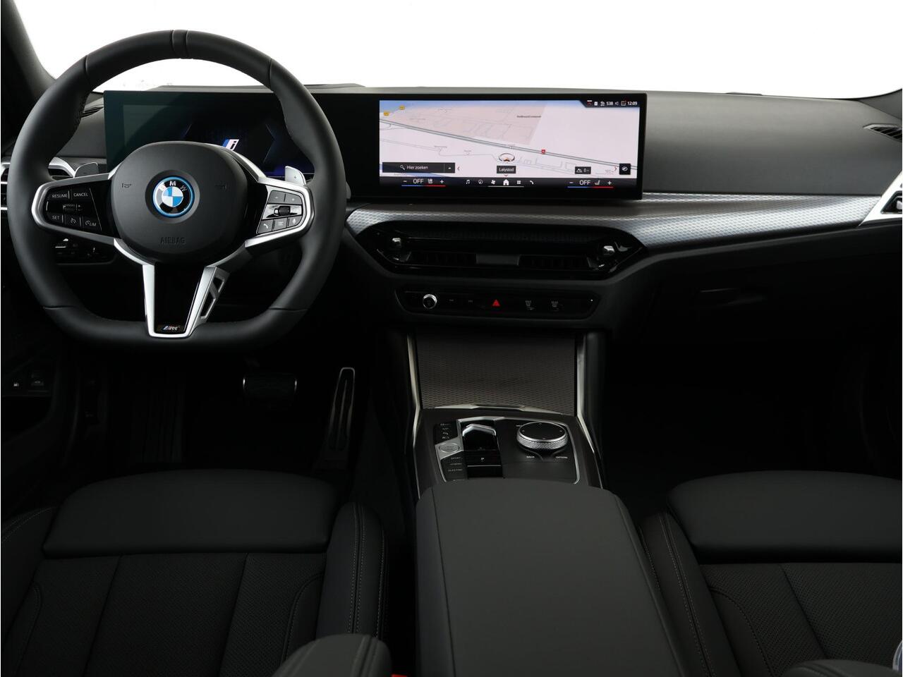 BMW 3-SERIE Touring 330e M Sport Package Pro | Innovation Pack | Comfort Pack