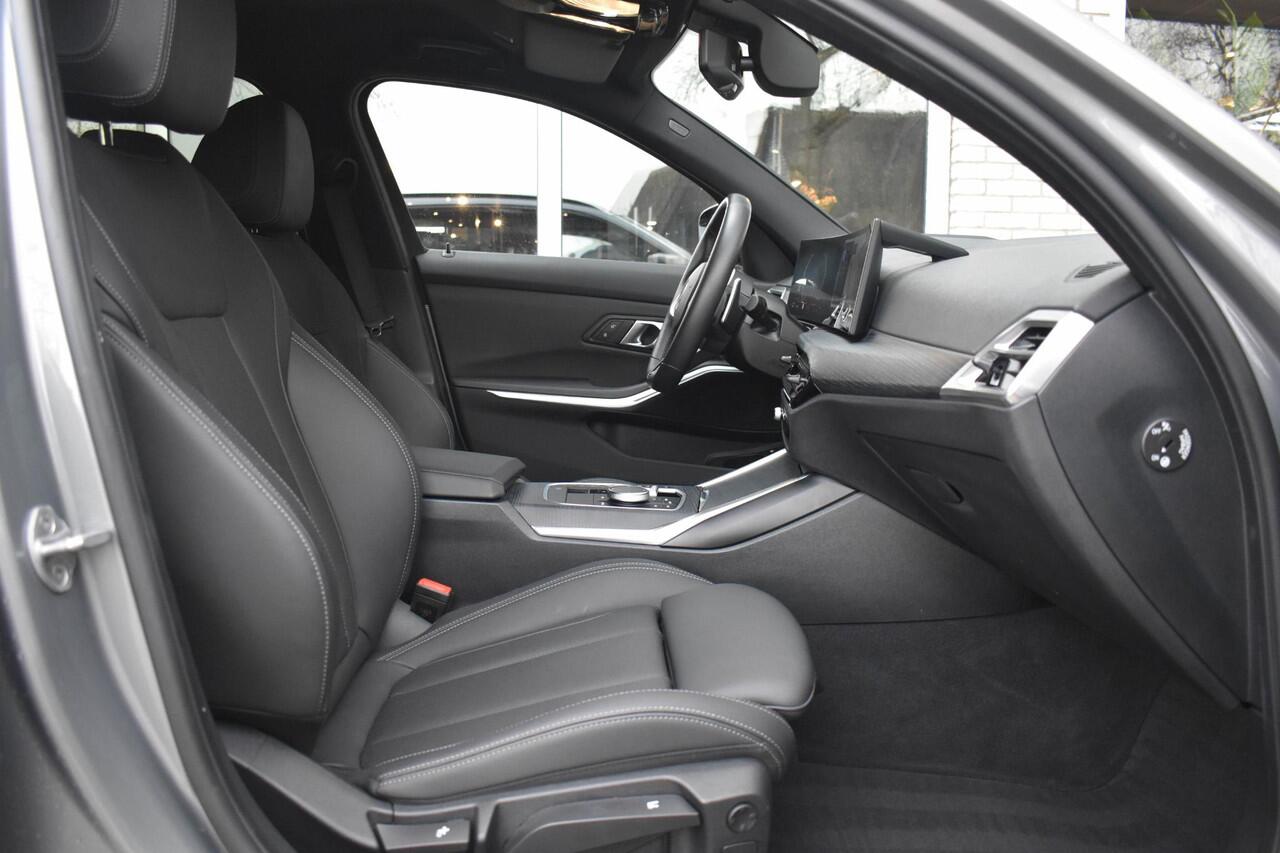 BMW 3-SERIE Touring 330e M-Sport Leder Navi Camera HiFi ACC Head Up St