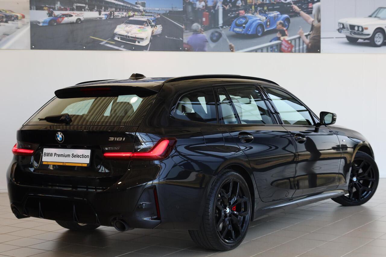BMW 3-SERIE Touring 318i M Sport Pro | Panoramadak | Trekhaak