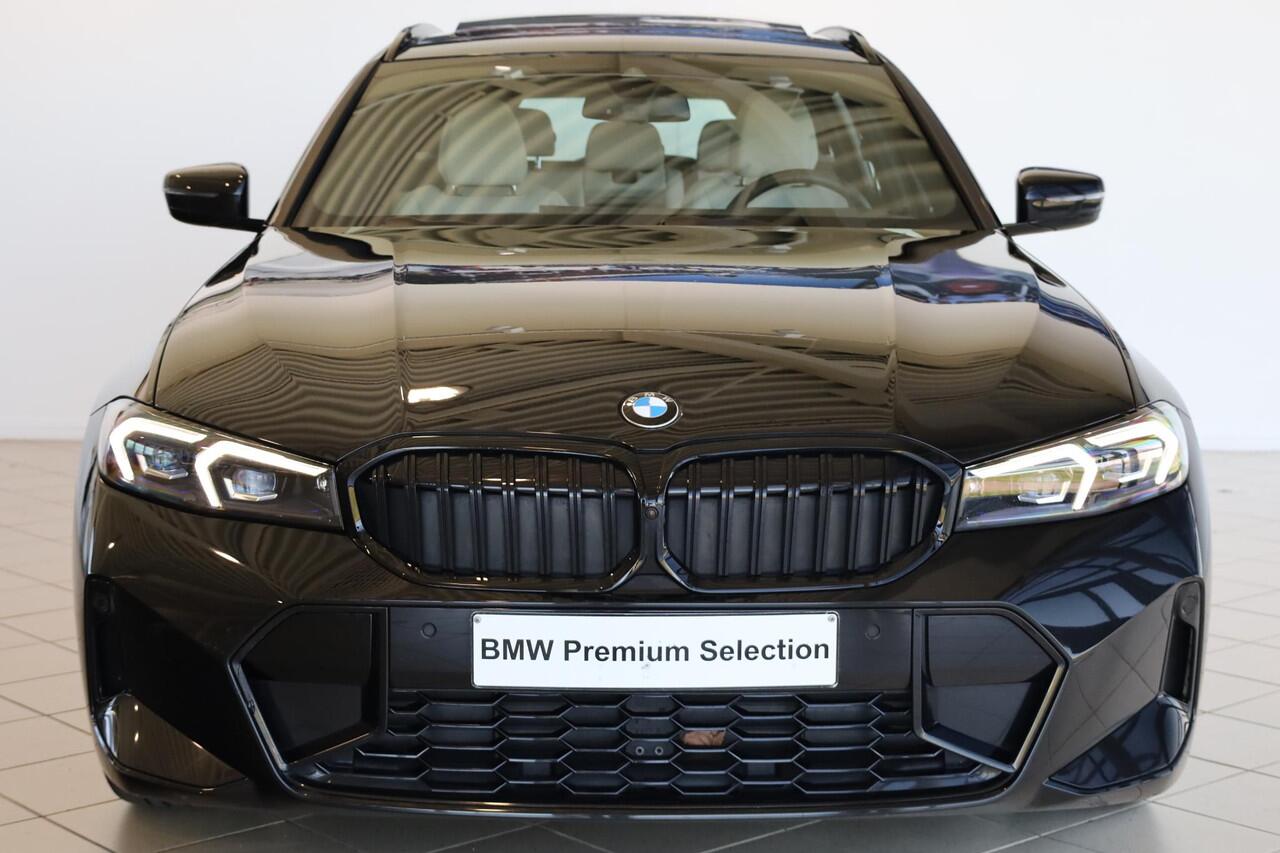 BMW 3-SERIE Touring 318i M Sport Pro | Panoramadak | Trekhaak