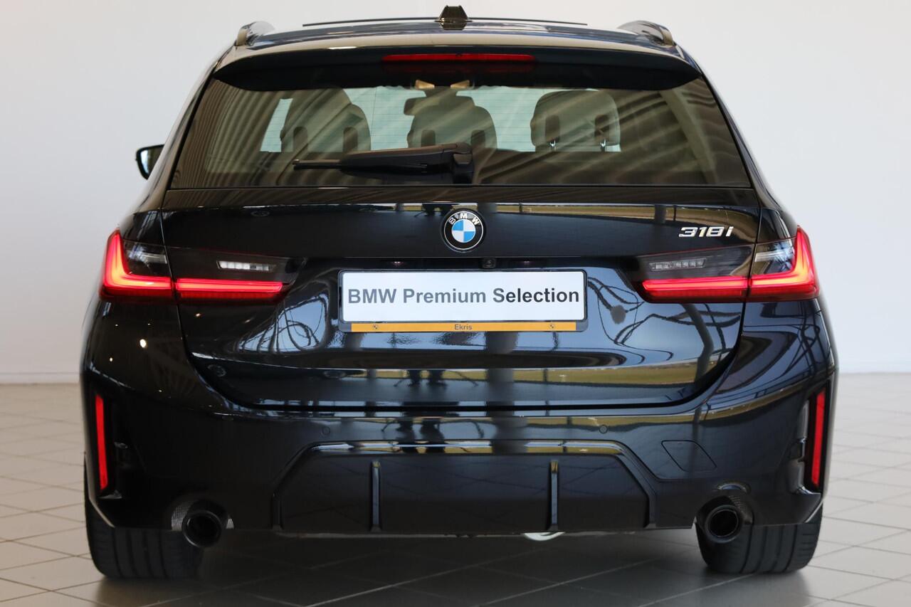 BMW 3-SERIE Touring 318i M Sport Pro | Panoramadak | Trekhaak