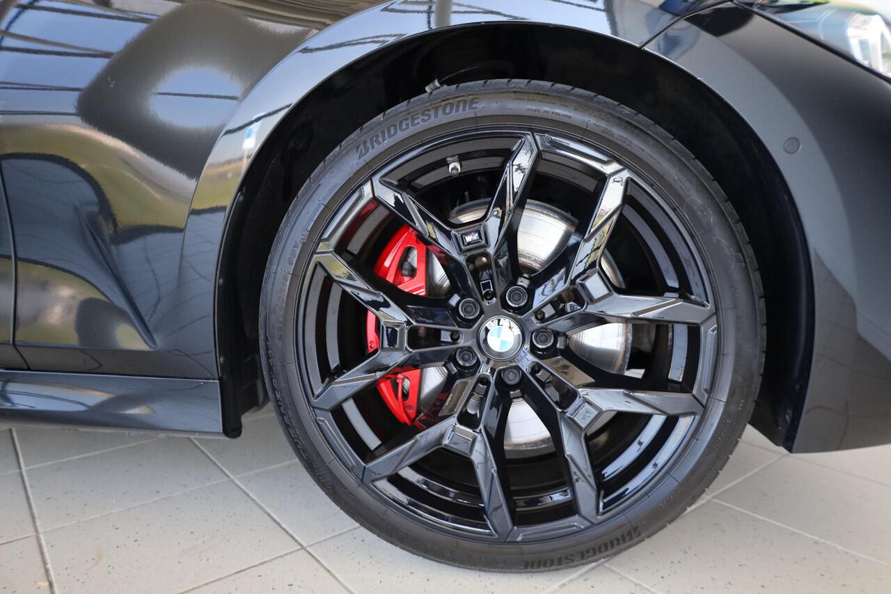 BMW 3-SERIE Touring 318i M Sport Pro | Panoramadak | Trekhaak