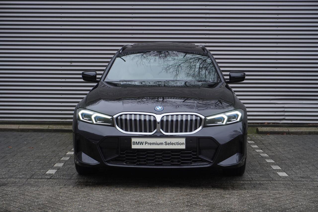 BMW 3-SERIE Touring 330e Electrisch verstelbare Stoelen | M Sportpakket | Head Up Display