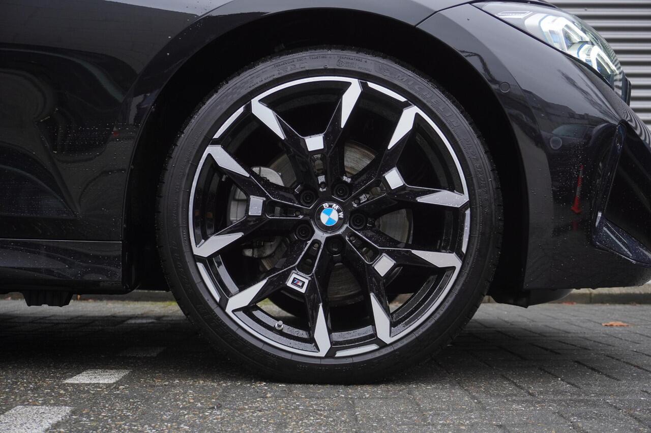 BMW 3-SERIE Touring 330e Electrisch verstelbare Stoelen | M Sportpakket | Head Up Display
