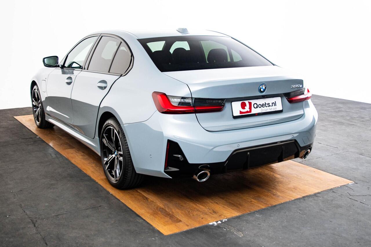 BMW 3-SERIE 330e Long Range - M Sport - Getinte Ruiten - elektrisch verstelbare/verwarmde stoelen - Parking Assistant Plus - Active Cruise Control - Comfort Access - Adaptieve LED koplampen - Elektrische achterklep -