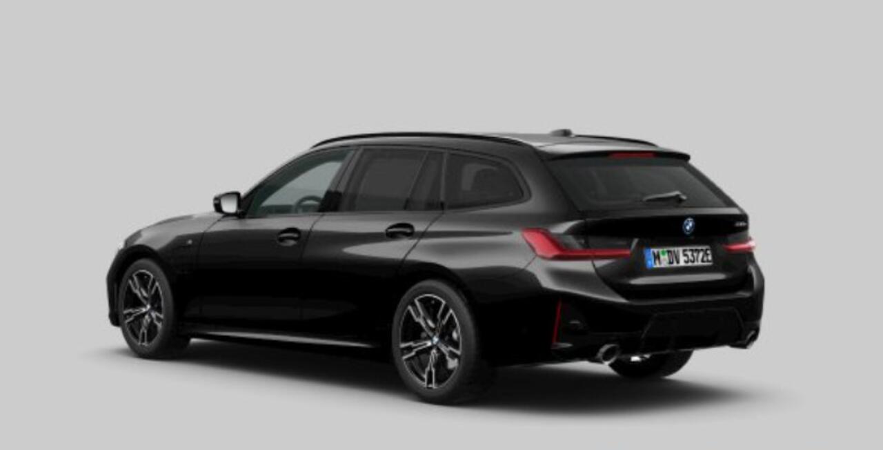 BMW 3-SERIE Touring 330e Long Range - M Sport - Elektrisch verstelbare/verwarmde stoelen - Comfort Access - Parking Assistant Plus - Active Cruise Control - Getinte Ruiten - zonneschermen achterportierramen -