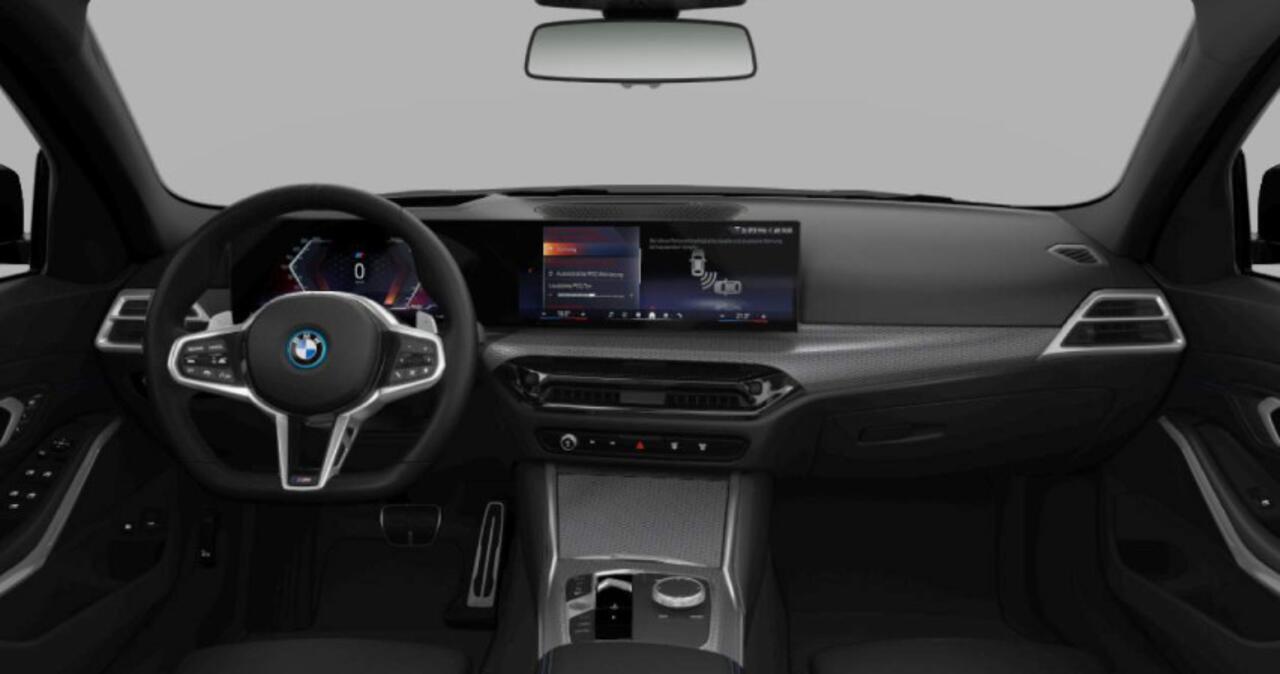 BMW 3-SERIE Touring 330e Long Range - M Sport - Elektrisch verstelbare/verwarmde stoelen - Comfort Access - Parking Assistant Plus - Active Cruise Control - Getinte Ruiten - zonneschermen achterportierramen -