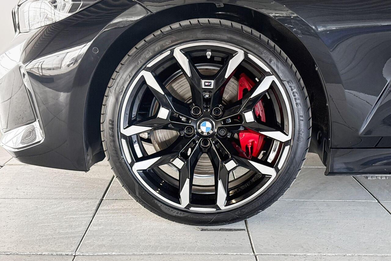 BMW 3-SERIE Sedan 330i xDrive