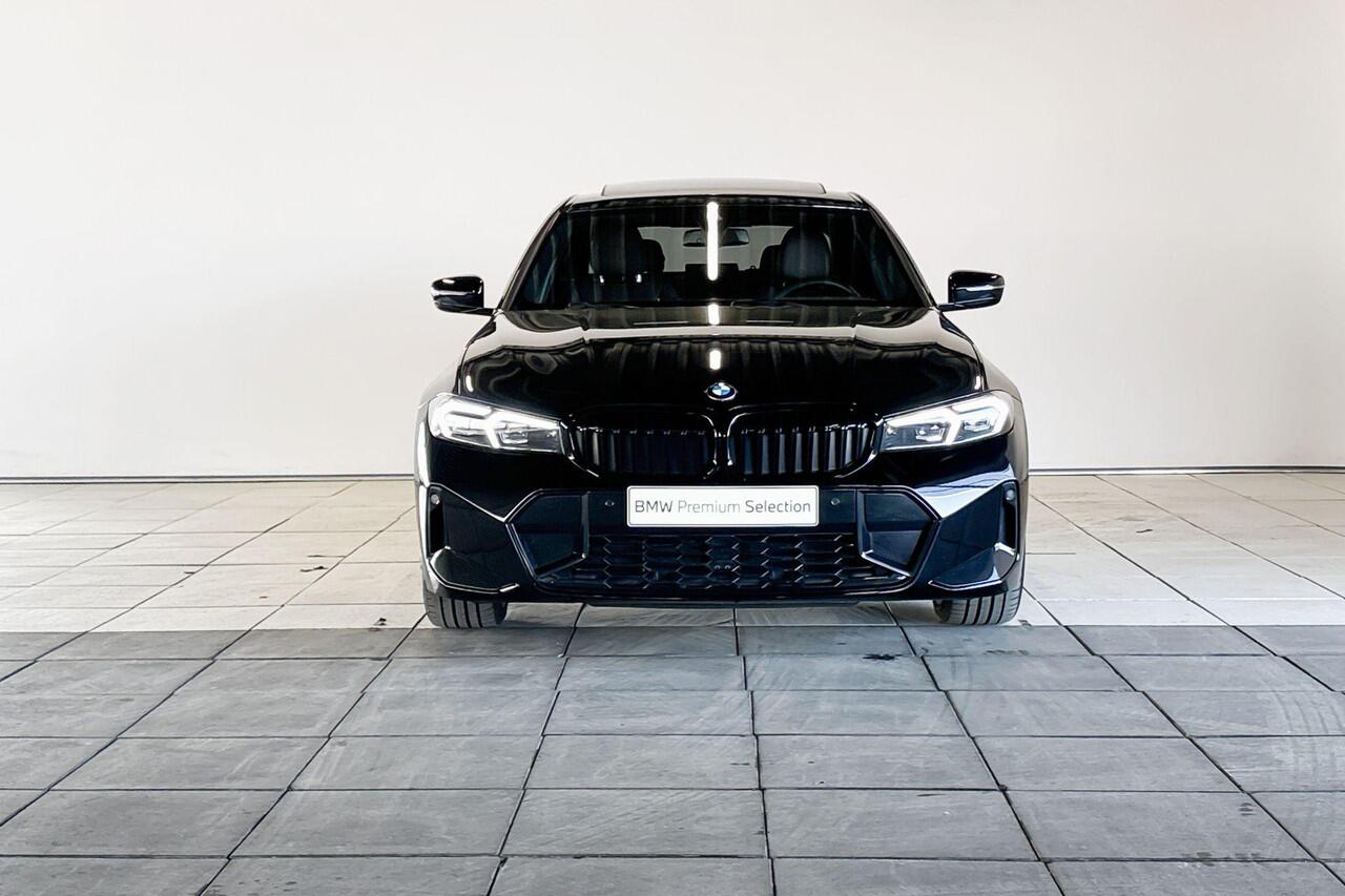 BMW 3-SERIE Sedan 330i xDrive