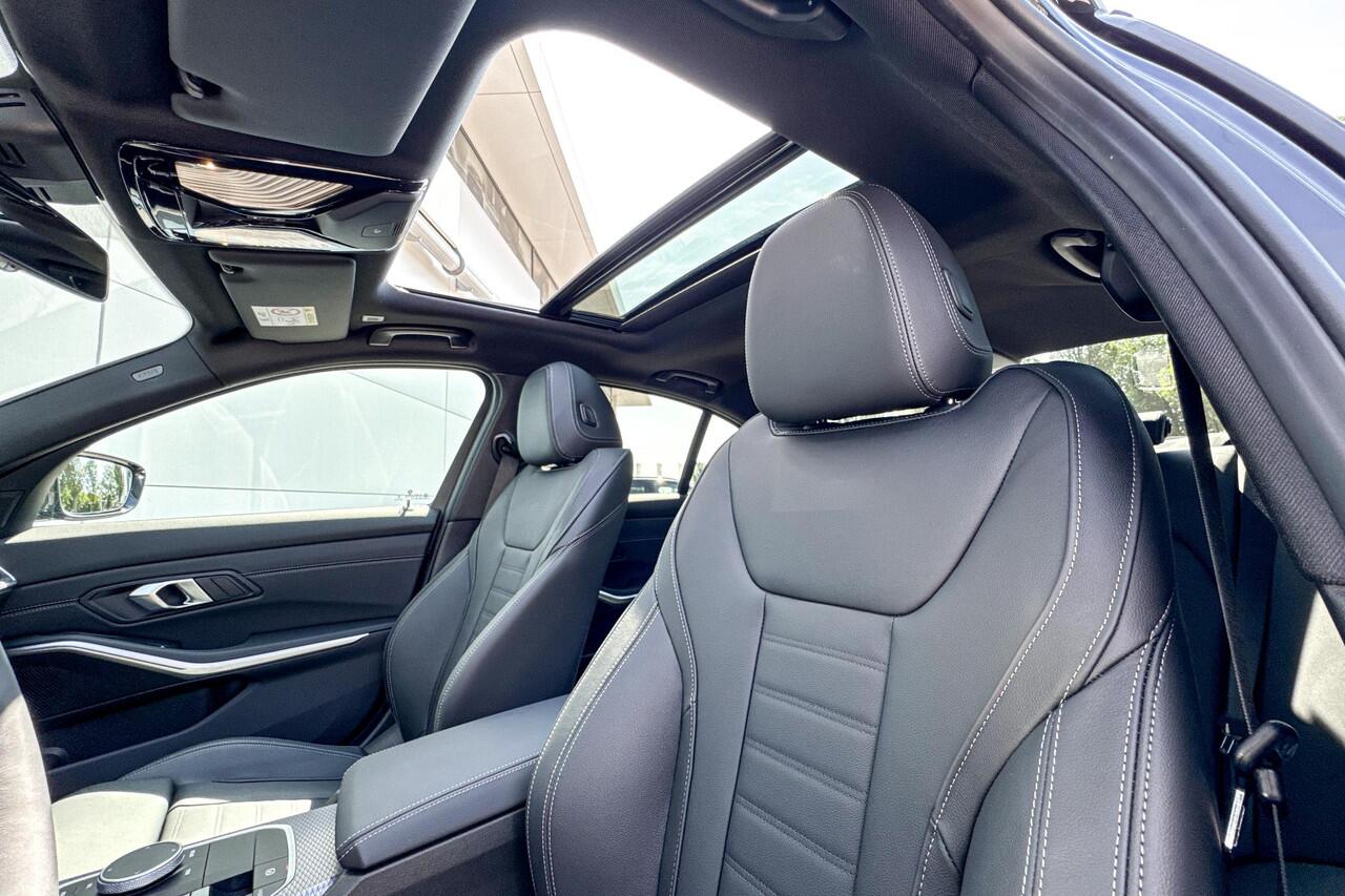 BMW 3-SERIE Sedan 318i M-Sport