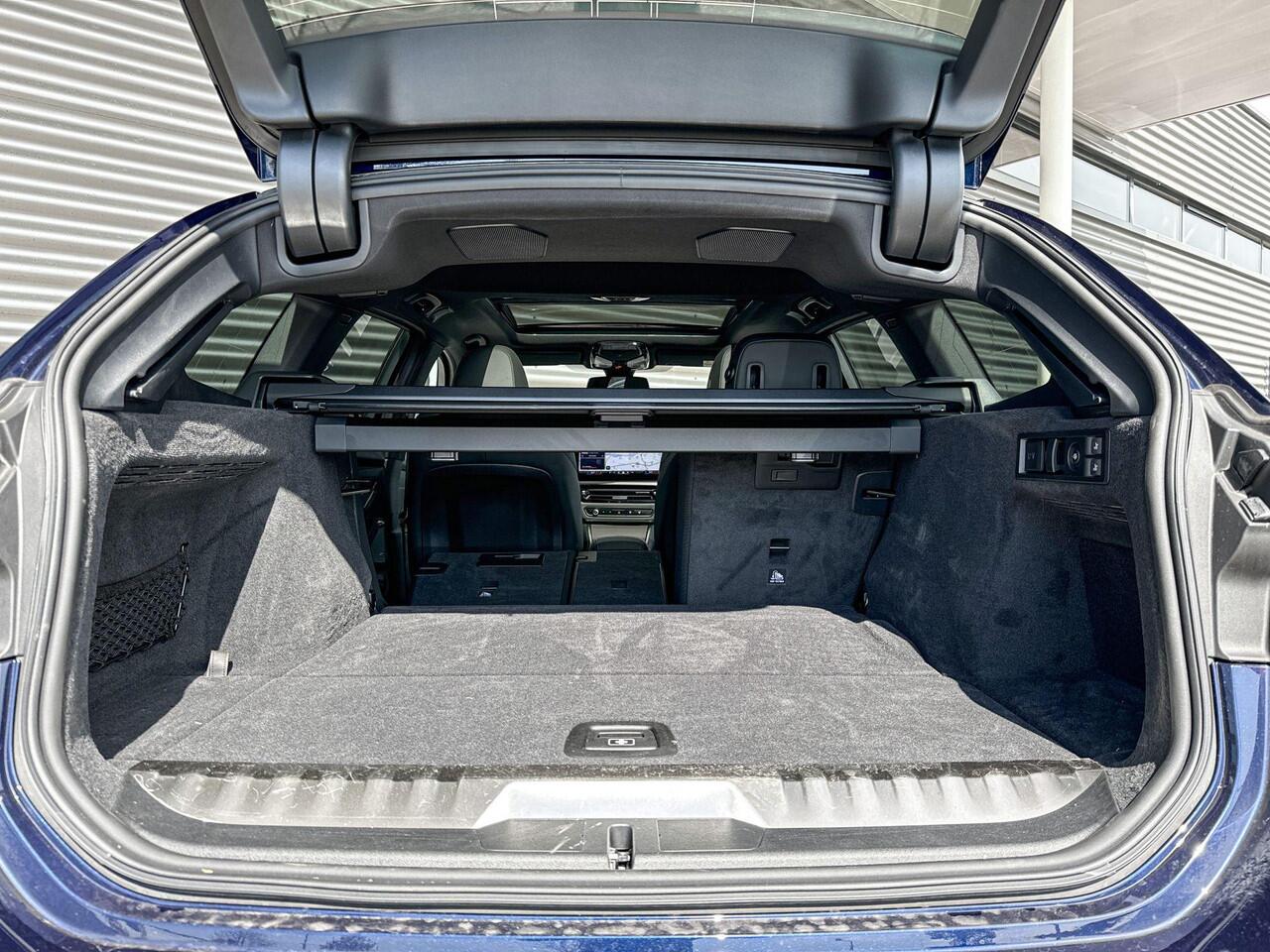 BMW 3-SERIE Touring 330e M Sportpakket / Innovation Pack / Comfort Pack