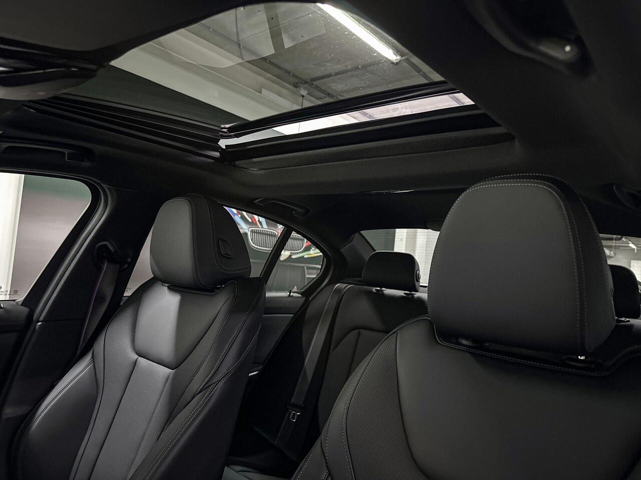 BMW 3-SERIE Sedan 318i | M-Sport Pro | Adaptive Led | Active Cruise Control | Hifi System | Schuif-/kanteldak