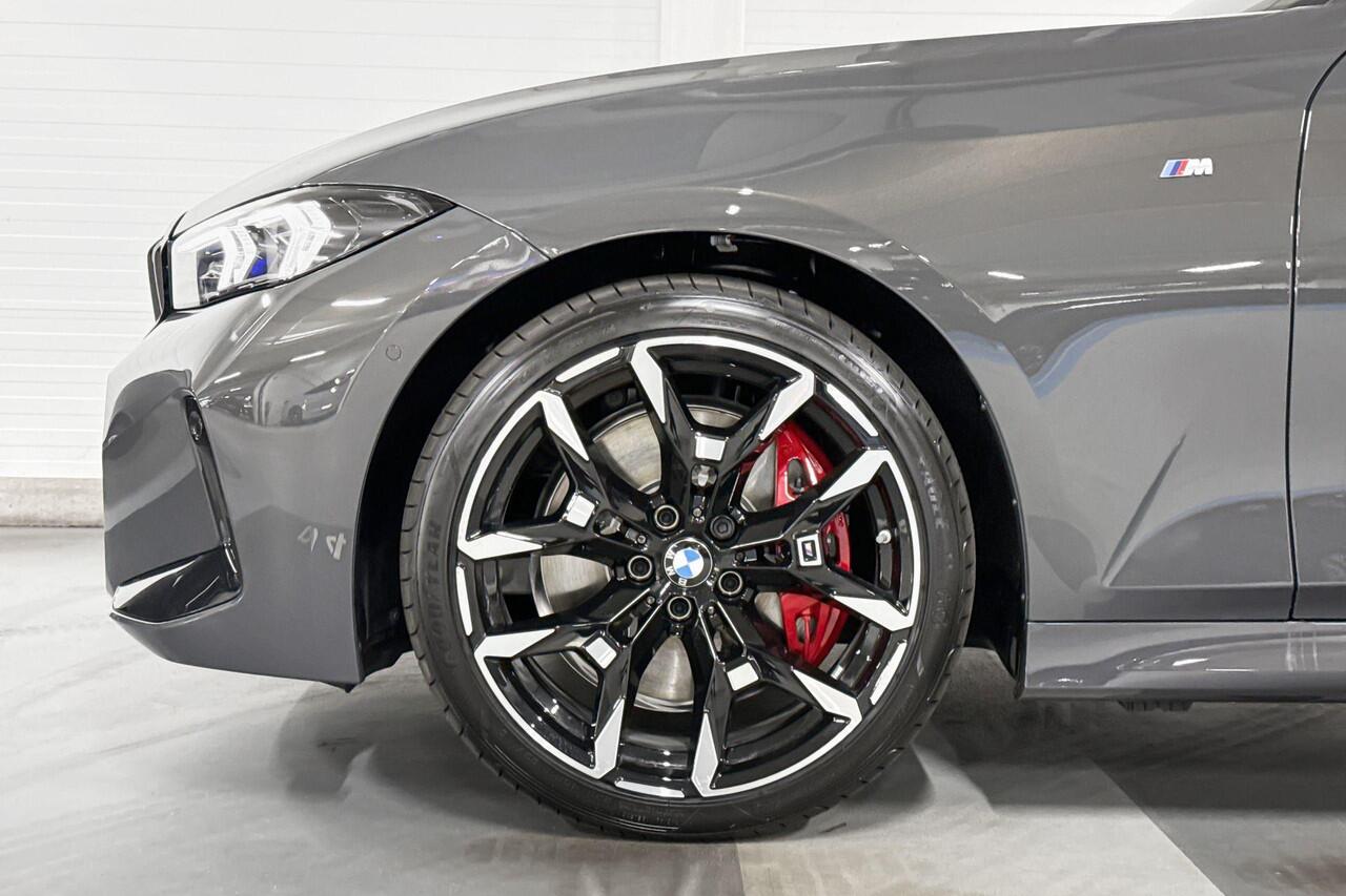 BMW 3-SERIE Sedan 318i | M-Sport Pro | Active Cruise Control | Hifi System | Schuif/-kanteldak