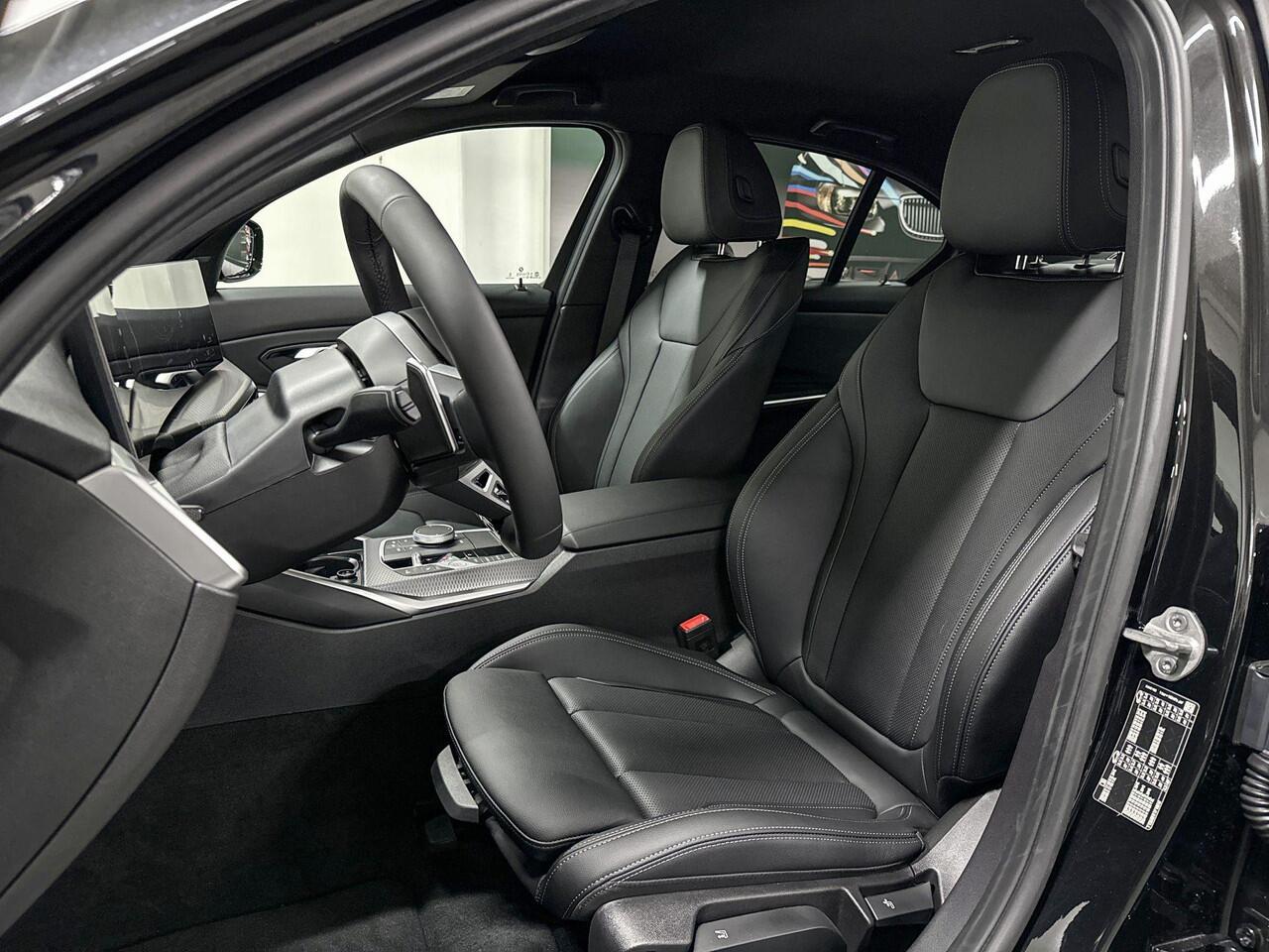 BMW 3-SERIE Sedan 320i | M-Sport | Comfort Pack | Driving Assistant | Harman/Kardon | Comfort Access