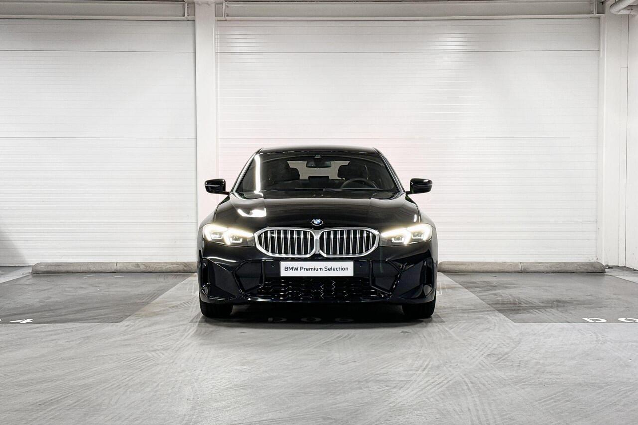 BMW 3-SERIE Sedan 320i | M-Sport | Comfort Pack | Driving Assistant | Harman/Kardon | Comfort Access
