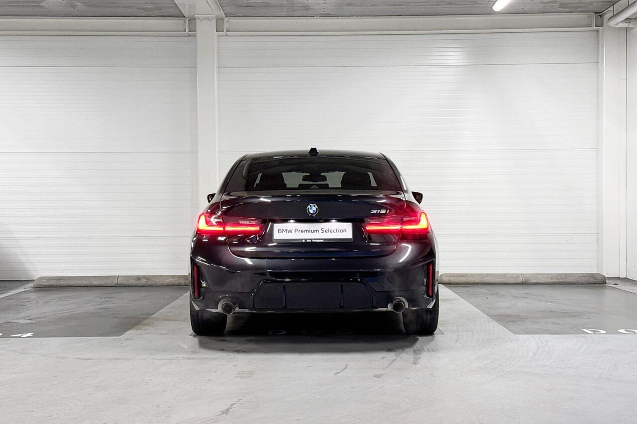 BMW 3-SERIE Sedan 318i | M-Sport Pro | Innovation Pack | Comfort Pack | Driving Assistant | Harman/kardon | Comfort Access