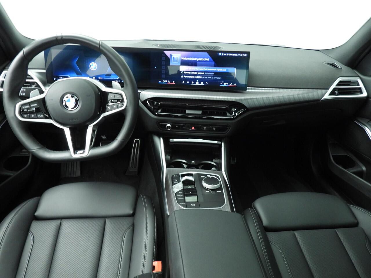 BMW 3-SERIE Sedan 318i | M-Sportpakket | LED | Navigatie | Schuifdak | Trekhaak | Stoelverwarming | DAB | Alu 18 inch