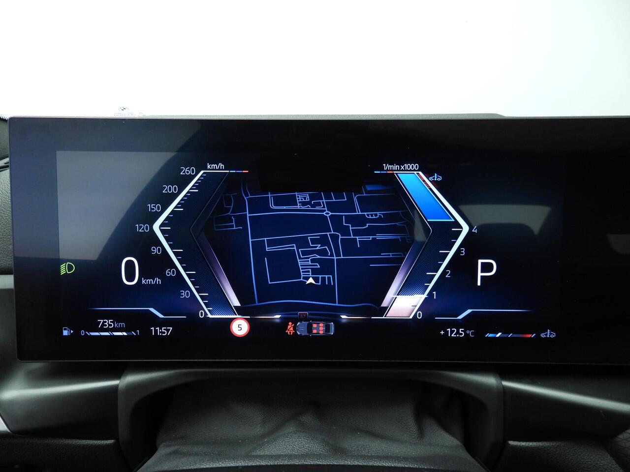 BMW 3-SERIE Sedan 318i | M-Sportpakket | LED | Navigatie | Schuifdak | Trekhaak | Stoelverwarming | DAB | Alu 18 inch