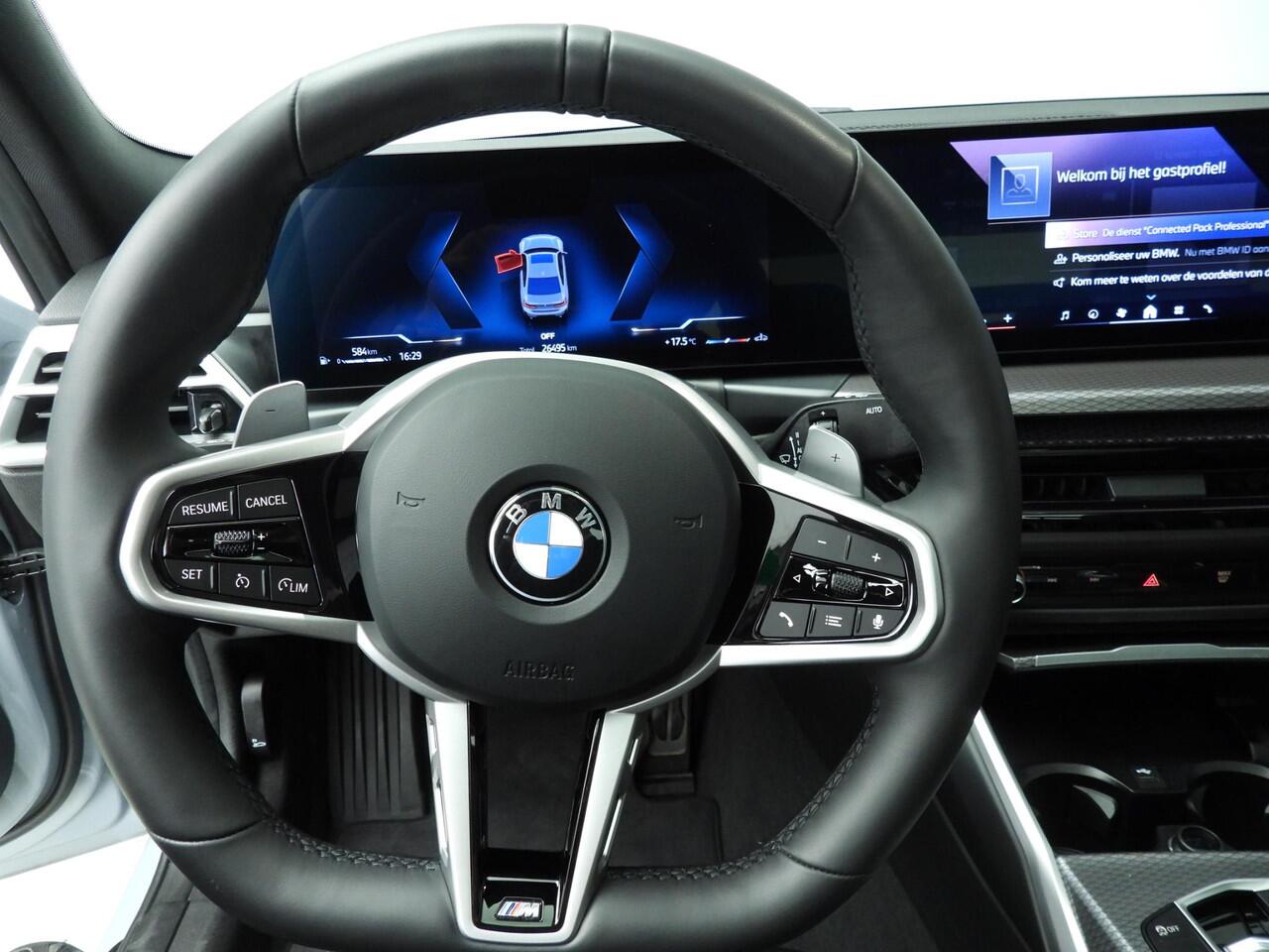 BMW 3-SERIE Sedan 318i | M-Sportpakket | LED | Navigatie | Trekhaak | Schuifdak | Stoelverwarming | Keyles go | DAB | Alu 19 inch