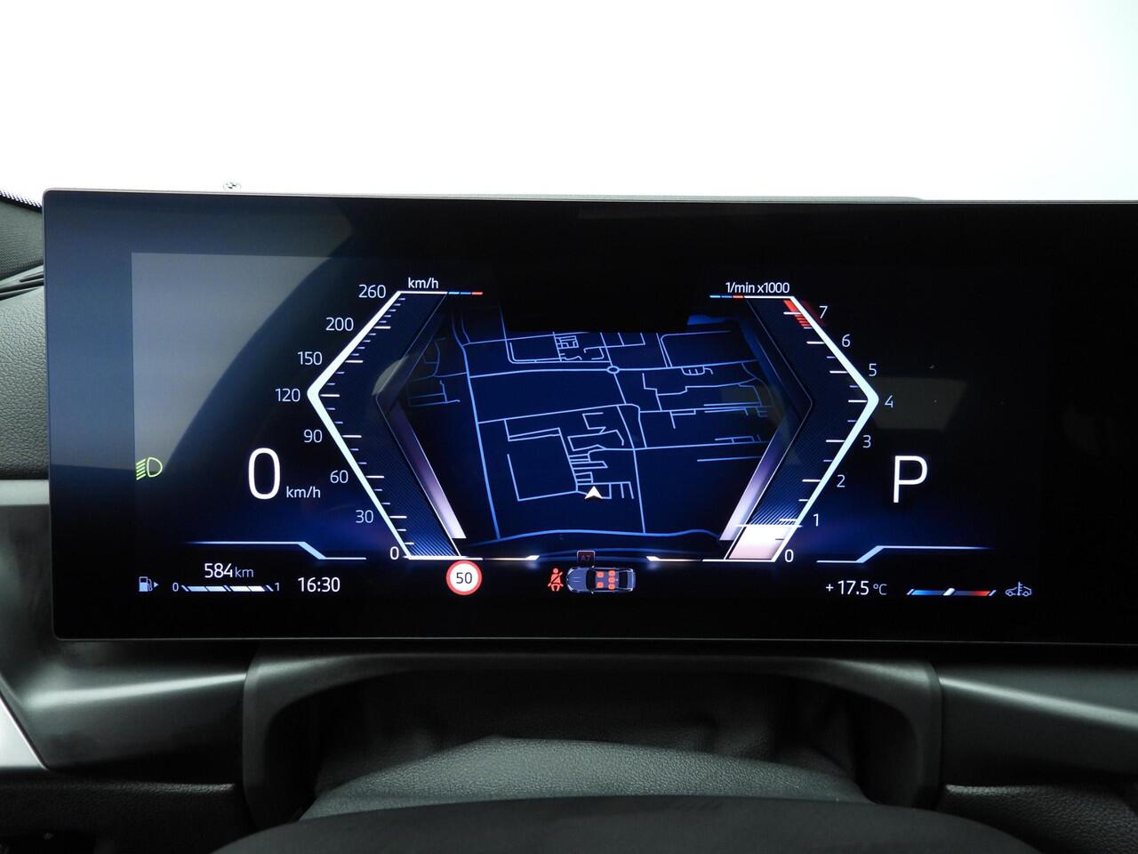 BMW 3-SERIE Sedan 318i | M-Sportpakket | LED | Navigatie | Trekhaak | Schuifdak | Stoelverwarming | Keyles go | DAB | Alu 19 inch