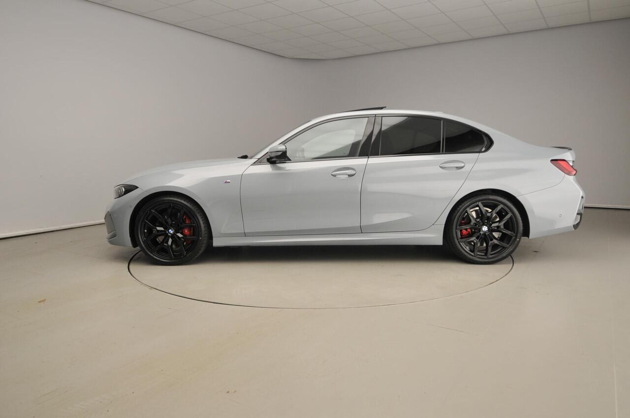 BMW 3-SERIE Sedan 318i | M-Sportpakket | LED | Navigatie | Trekhaak | Schuifdak | Stoelverwarming | Keyles go | DAB | Alu 19 inch
