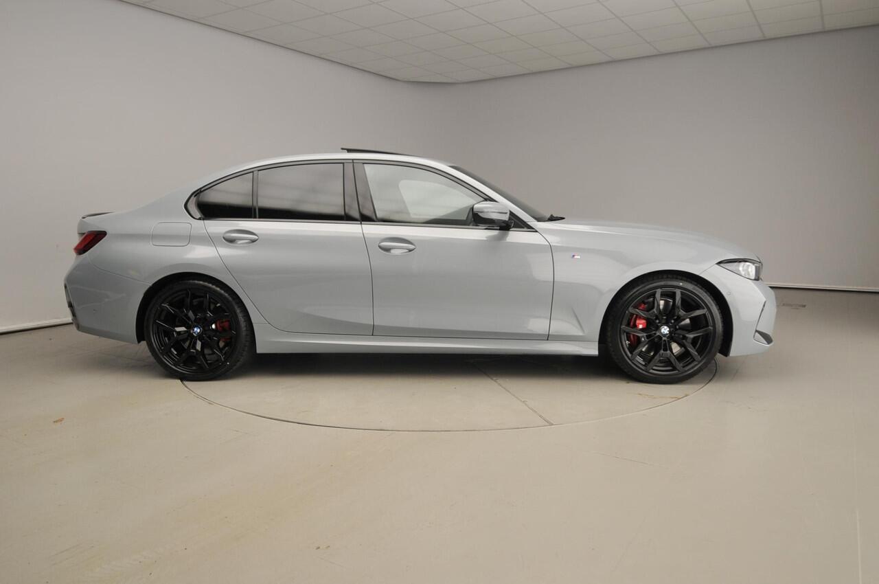 BMW 3-SERIE Sedan 318i | M-Sportpakket | LED | Navigatie | Trekhaak | Schuifdak | Stoelverwarming | Keyles go | DAB | Alu 19 inch