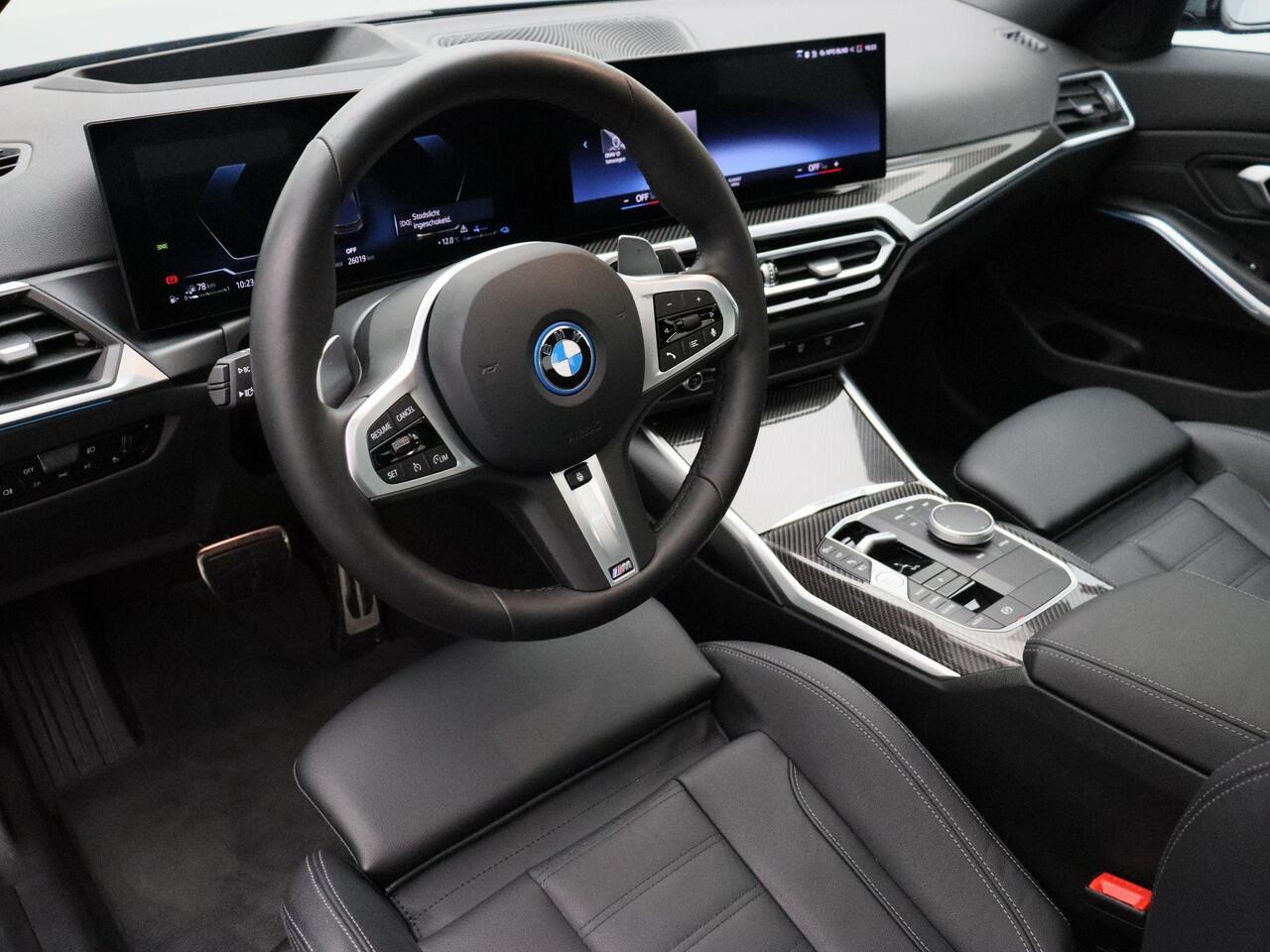 BMW 3-SERIE Sedan 320e M Sportpakket Pro | Innovation Pack | Entertainment Pack | Stuurwielrand Verwarmd | DAB | HiFi | 19''