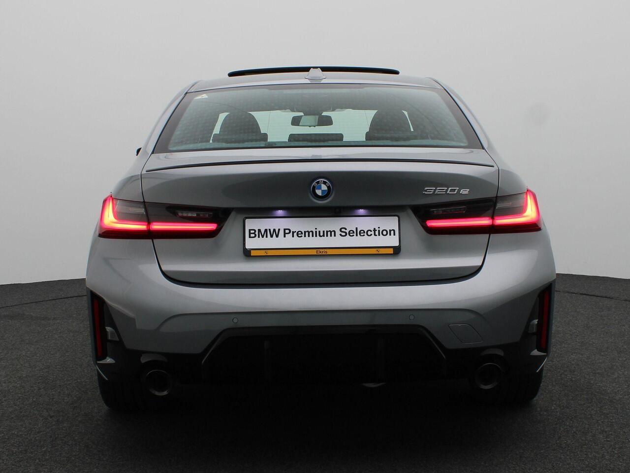 BMW 3-SERIE Sedan 320e M Sportpakket Pro | Innovation Pack | Entertainment Pack | Stuurwielrand Verwarmd | DAB | HiFi | 19''