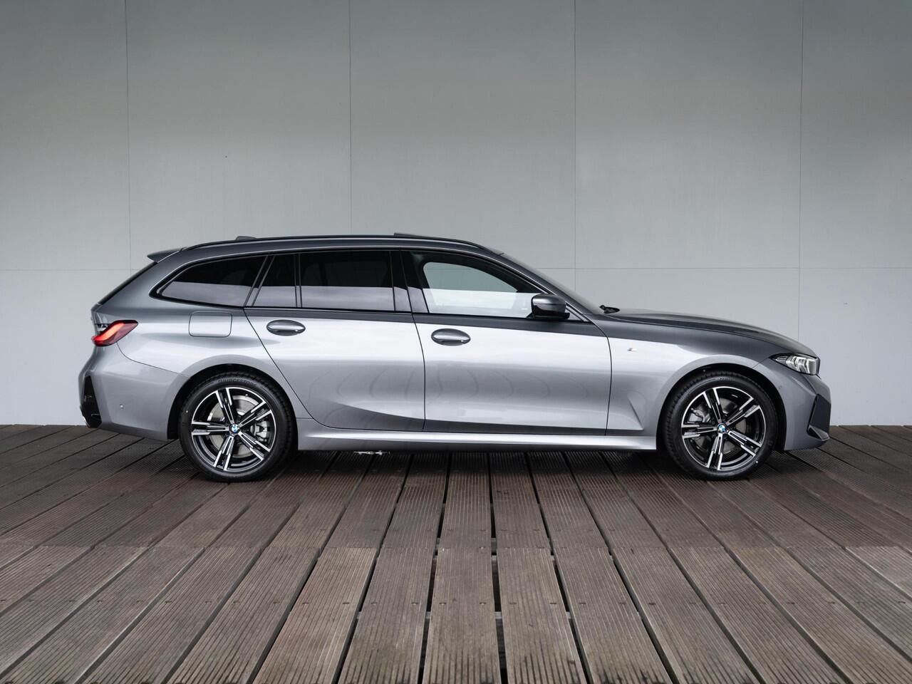 BMW 3-SERIE Touring 330e M Sportpakket | Comfort Pack | Panoramadak | Comfort Access | Achteruitrijcamera | 18'' | Trekhaak