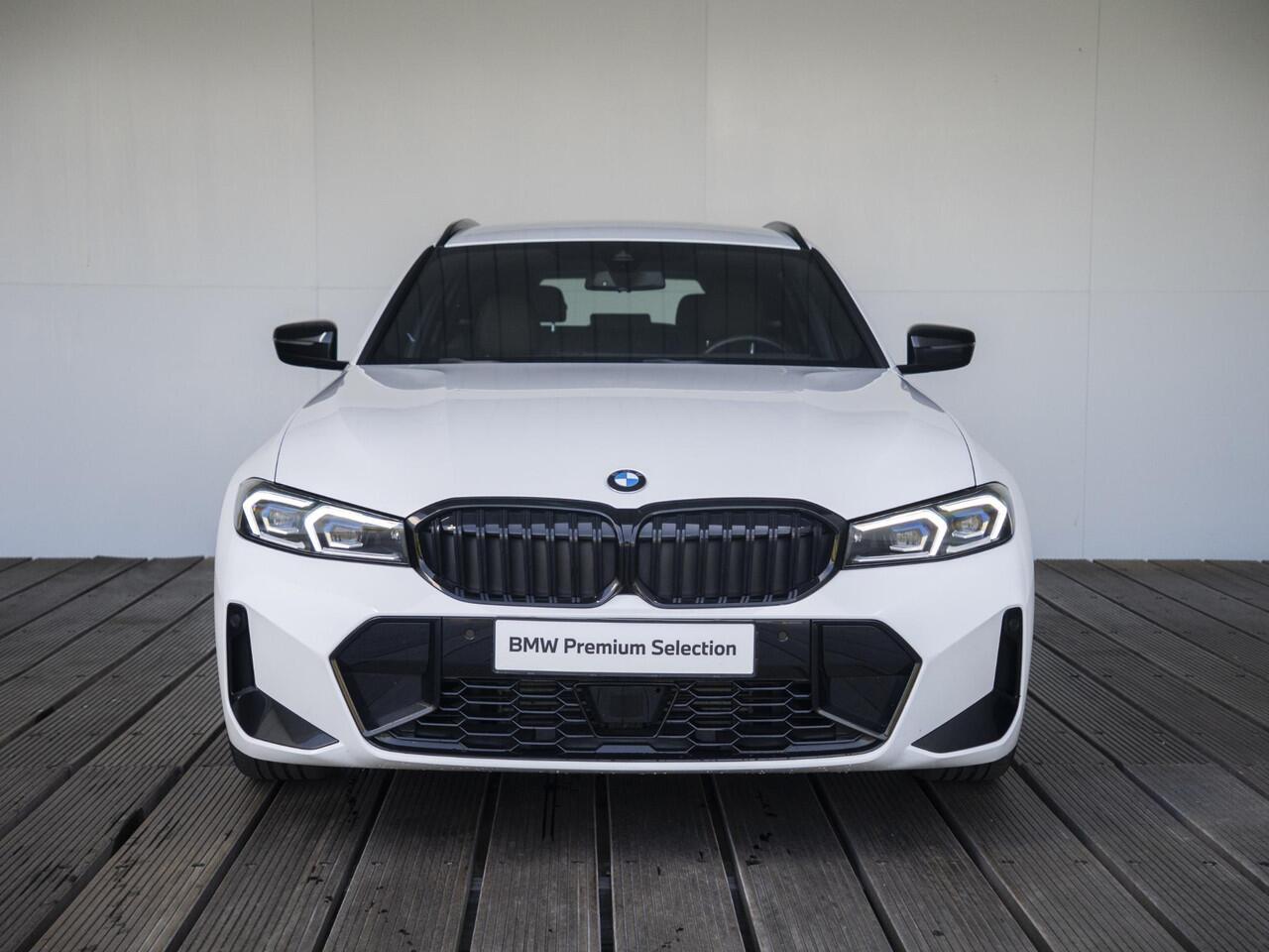 BMW 3-SERIE Touring 320i | M Sportpakket | Elektrisch verwarmde voorstoelen | Sportstoelen | Lentevoordeel