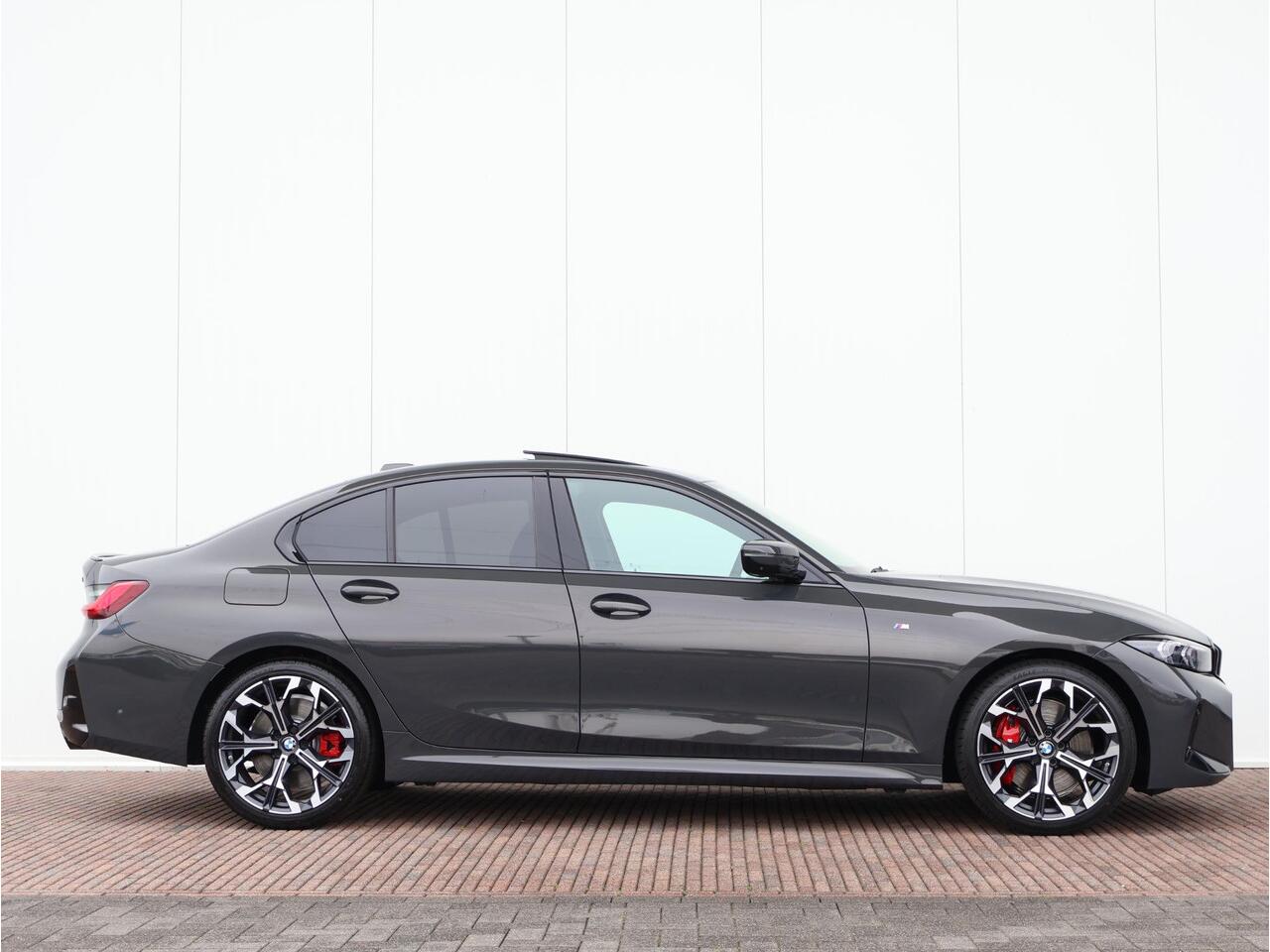 BMW 3-SERIE 320i M Sportpakket Pro | Innovation Pack l Showroom Selection