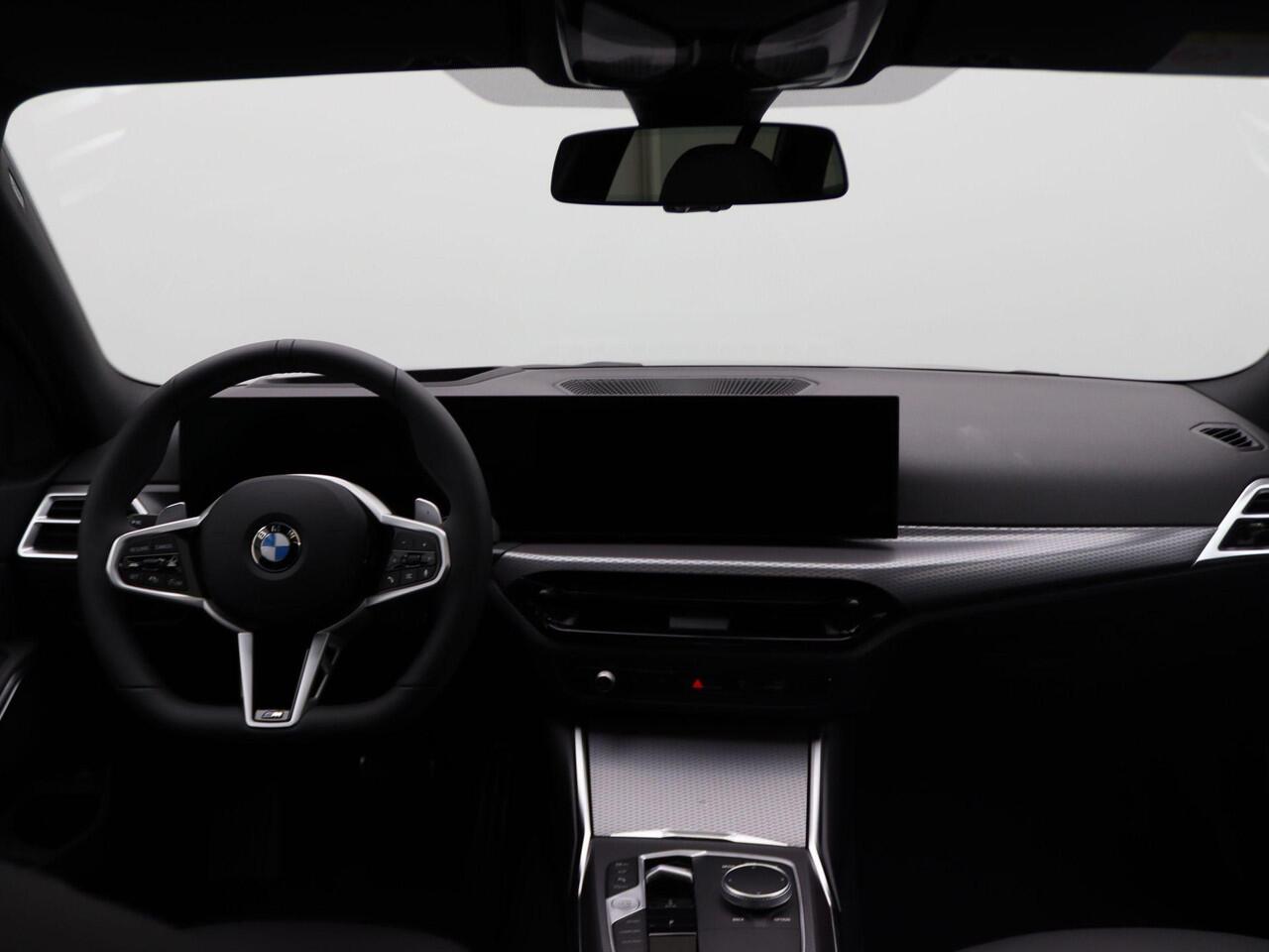 BMW 3-SERIE Touring 320i | M Sport Package | Innovation Pack | Comfort Pack | Showroom Selection